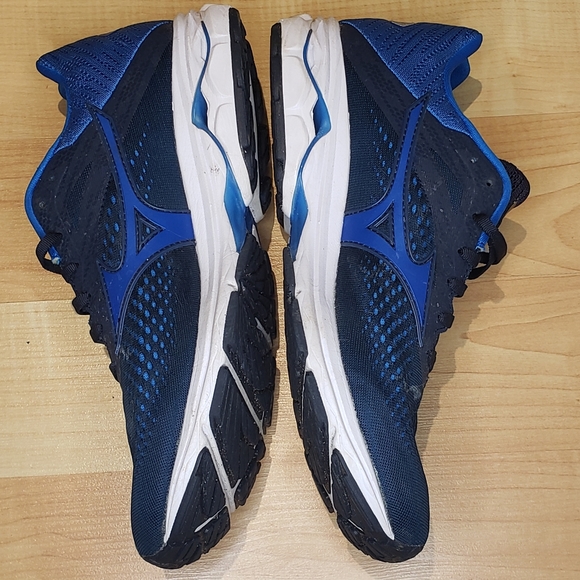 Mizuno Waverider 23 Running Shoes - Picture 3 of 6